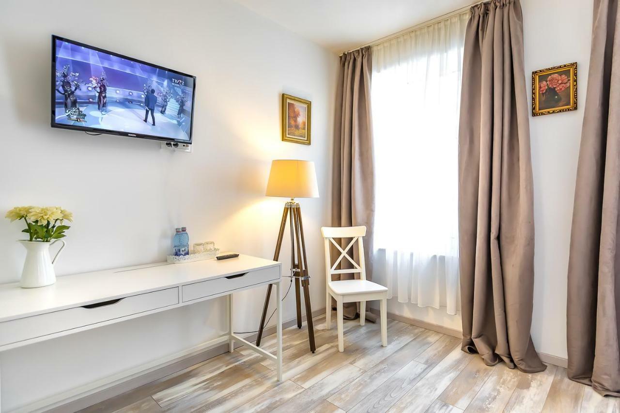 Отель Casa Atanasiu -Adult Only Брашов Экстерьер фото